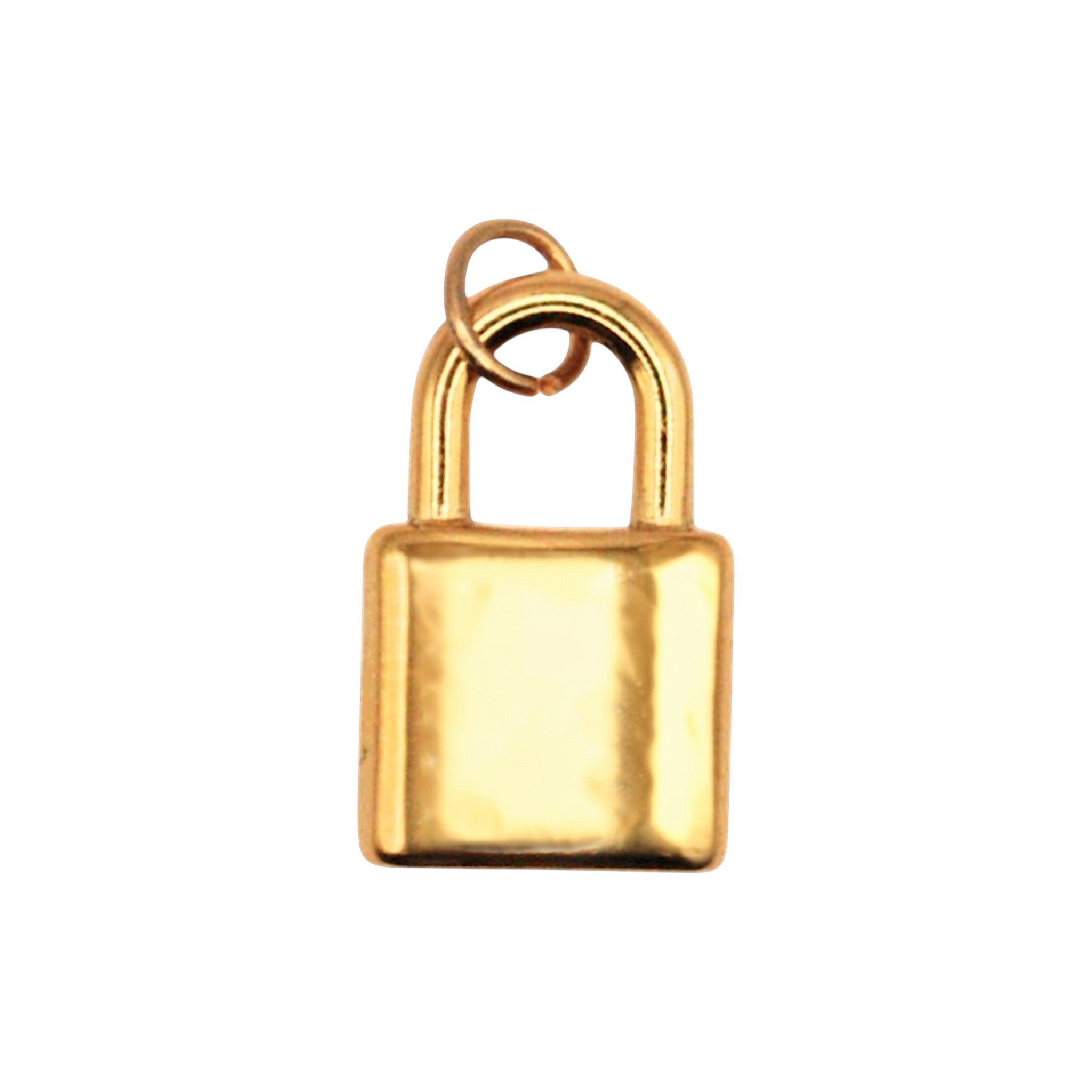 Złoty charms w kształcie kłódki Locked Charm marki HOOKS ze stali nierdzewnej z zapięciem typu hook.
