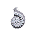 Srebrzysty charms muszla Conch Shell od HOOKS ze stali nierdzewnej z zapięciem do bransoletek i naszyjników.
