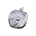 Srebrny charms HOOKS w kształcie pszczoły wykonany ze stali nierdzewnej z praktycznym zapięciem typu hook.
